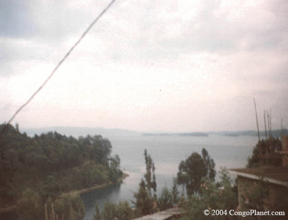 Lac Kivu vu de la Place Mulamba(Bukavu, Sud Kivu, 1995)