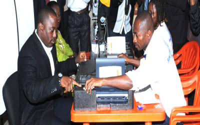 Joseph Kabila obtient sa carte d'lecteur