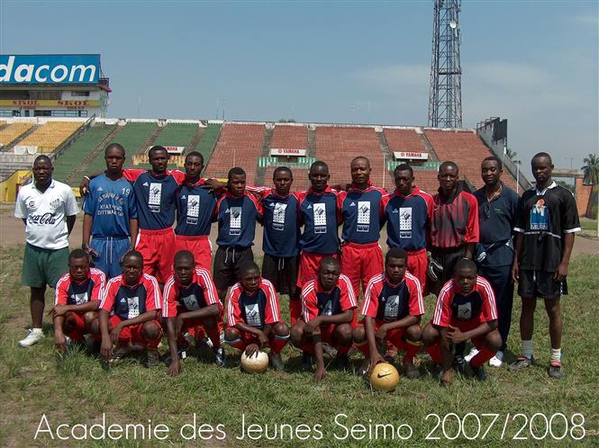 Je suis fondateur et encadreur d'une equipe de football denom academie de jeunes seimo qui joue en 1r division kin-malebo.