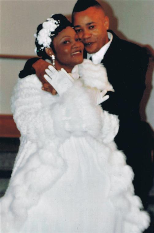 Ridjana et Maria kitoko dans leur mariage.Tour de peiz canton de vaud/suisse.Mariage de l'anne 2009.