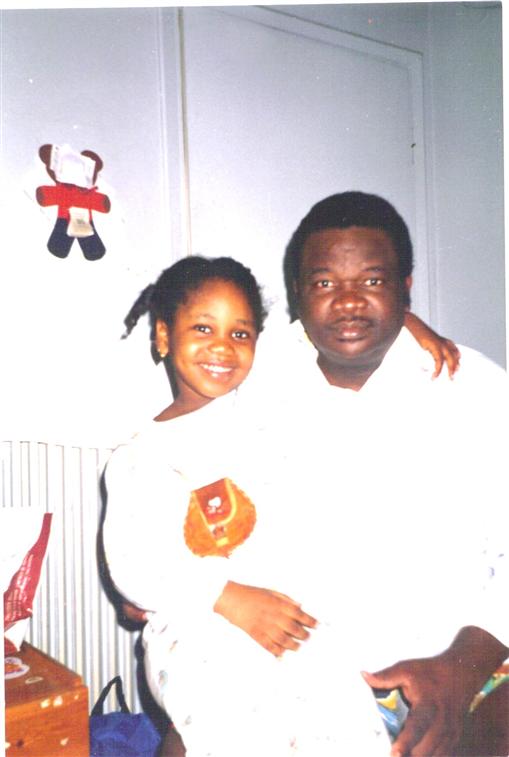 Dr. Lopold Kumbakisaka avec sa fille cadette Mama Mwilu Patricia Kumbakisaka (Athnes 1995)