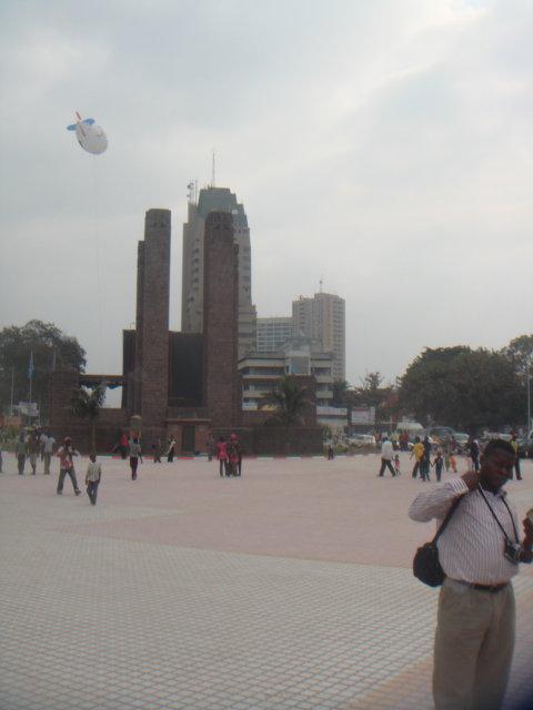 Kinshasa, place de l'indpendance (ex. gare centrale).
