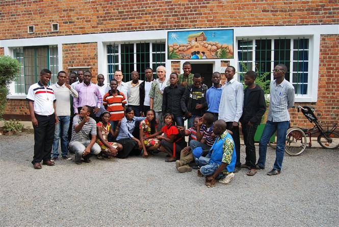 La maison safina a Lubumbashi, dans la communaut de salama Don dosco accueil le regionnale salsien de l'afrique GUERMO BAZANIES.