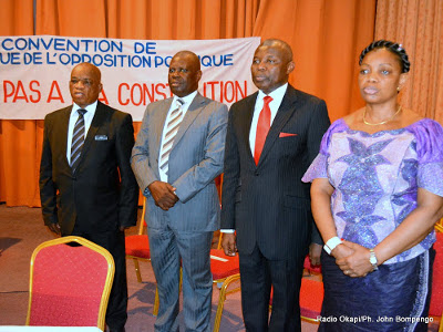 De gauche à droite; Gabriel Mokia, Ingele Ifoto, Vital Kamerhe et Eva Bazaiba, membres de l'opposition congolaise assistant à l'ouverture du premier colloque de la Dynamique de l'opposition congolaise le 04/11/2015 à Kinshasa. Radio Okapi/Ph. John Bompengo
