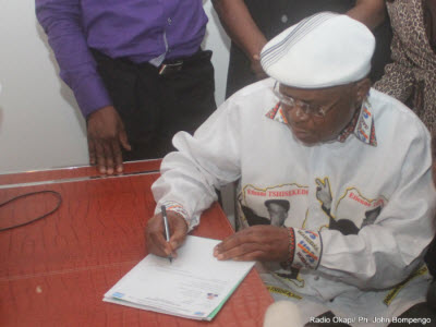 Etienne Tshisekedi dépose sa candidature pour la présidentielle 2011, le 5/09/2011