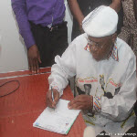 Etienne Tshisekedi dépose sa candidature pour la présidentielle 2011, le 5/09/2011 