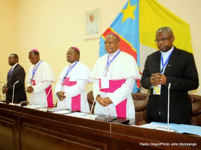 Des évêques membres de la CENCO lors de travaux du dialogue national inclusif à Kinshasa, le 09/12/2016. Radio Okapi/Ph. John Bompengo.