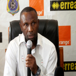 Le sélectionneur adjoint des Léopards, Florent Ibenge, lors d'une conférence de presse au siège de la Fédération congolaise de football association (Fecofa) le 18 août à Kinshasa