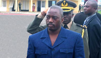 Le Président de la République, Joseph Kabila effectue une visite surprise à Bukavu dans le Sud-Kivu depuis jeudi 25 janvier 2007, accompagné d'une équipe restreinte de conseillers. Il s'est rendu vendredi 26 janvier dans le Territoire de Walungu toujours en proie aux exactions des combattants hutus rwandais.