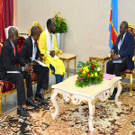 Le Président de la RDC, Joseph Kabila recevant le député Ne Mwanda Nsemi, président du parti politique Congo Pax le 3/06/2015 lors de consultation dans son bureau officiel au palais de la nation à Kinshasa