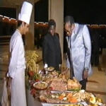  Mobutu à un dîner avec sa famille et des amis