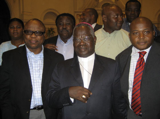Mgr. Monsengwo rencontre la communauté congolaise de Washington,DC le 9.5.2006