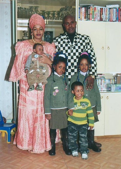 La famille Nta Didier,Bijou,Nathalie,Cynthia,Idris et Mathis en France