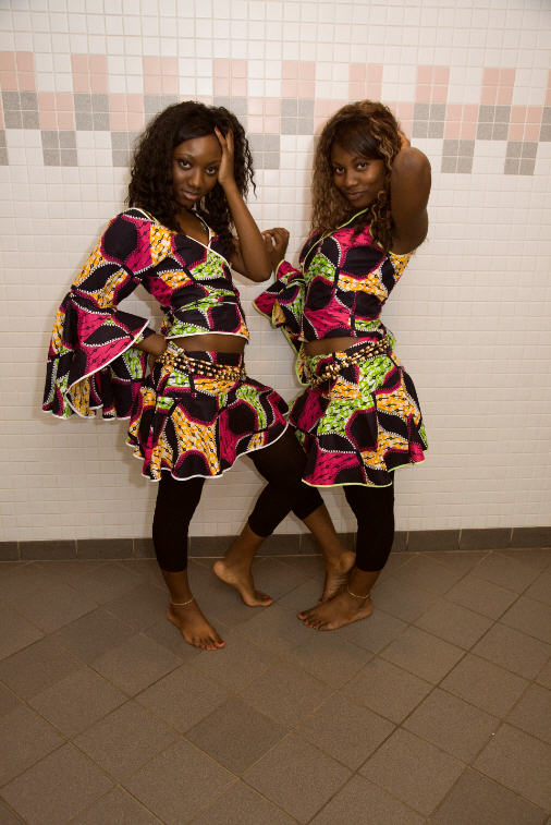 Benie et son amie Thaissa. Nous sommes aux USA mais Nous aimons notre Pays (Congo Kinshasa).