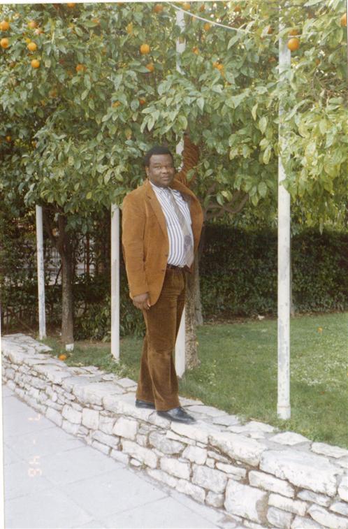 Dr.Léopold Kumbakisaka au parc de Kifissia (Athènes,Grèce) 