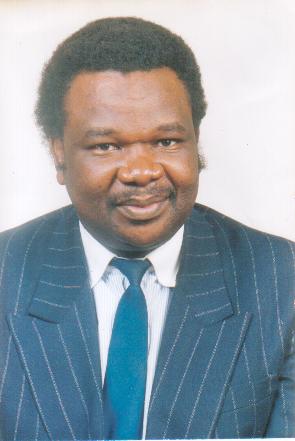 Dr. Léopold KUMBAKISAKA, Professeur universitaire associé à l'Académie des sciences et à l'Université de Bucarest de 1990- 1993