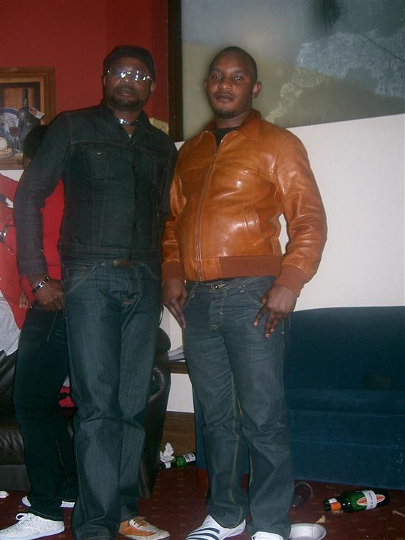Guy Kalamabi(Ghay) et Remy Fitumbe en Irlande.